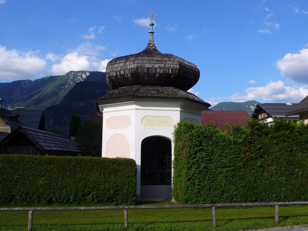 Avusturya vizesiyle gidilen Hallstatt köyü, Alp gölünün kıyısında
