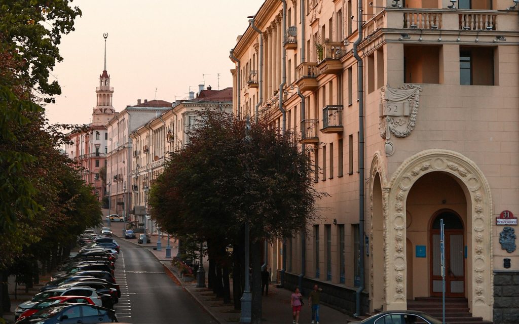 Minskin mərkəzindəki tarixi küçə və memarlıq — Belarus vizası