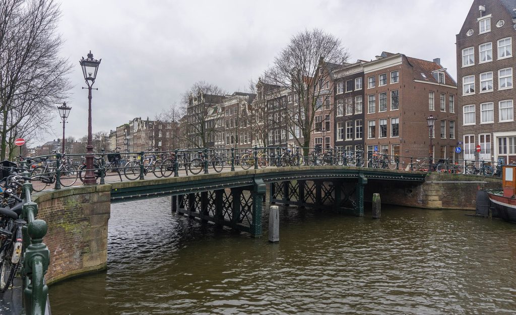 Amsterdam'da bisikletler