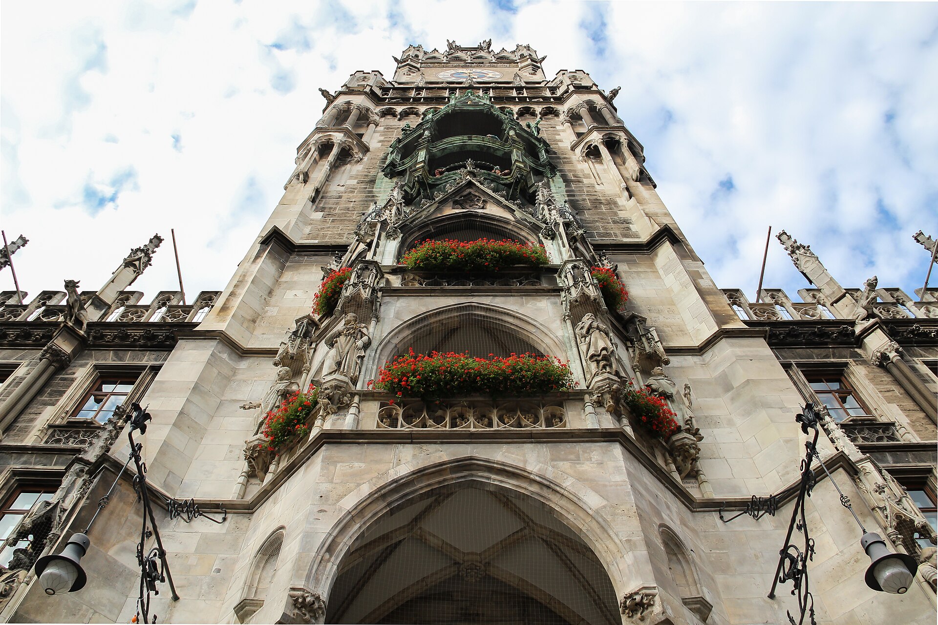 Münhen səyahət bələdçisi: Marienplatz, İngilis bağı, Oktoberfest və Noyşvanşteyn
