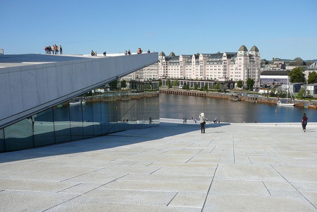 Oslo gezi rehberi: opera çatısı, Vigeland parkı ve fiyort treni