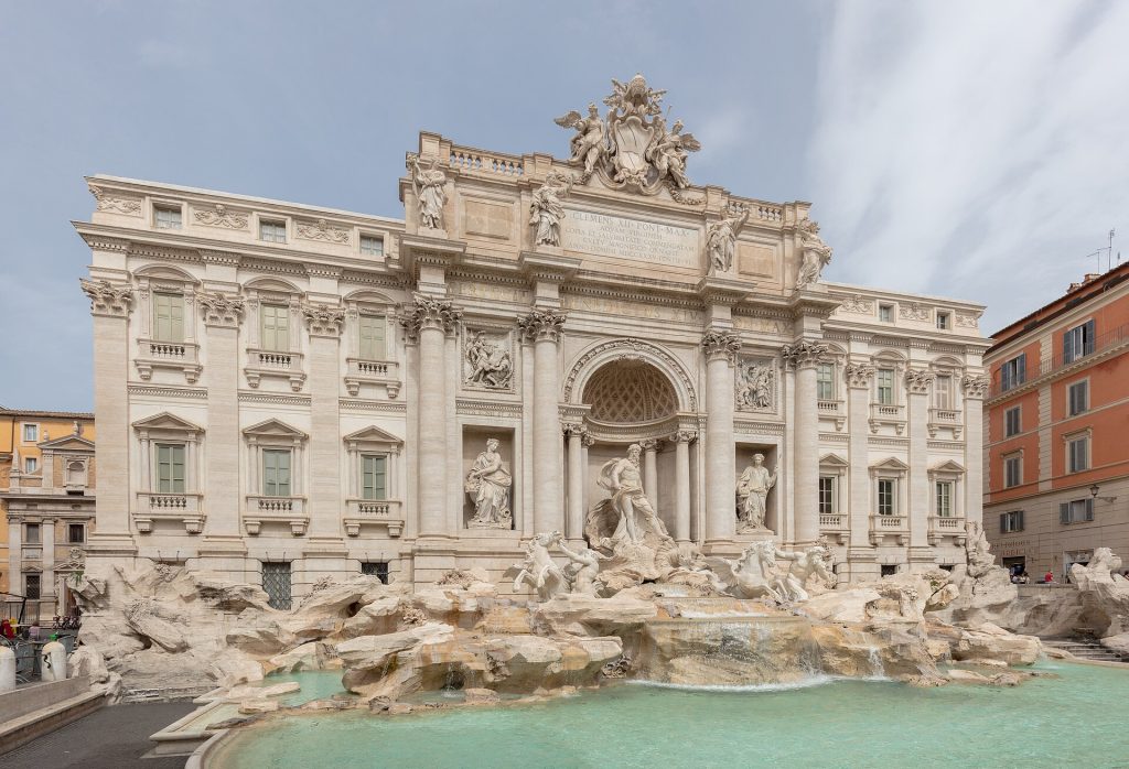 Romada Trevi fəvvarəsi