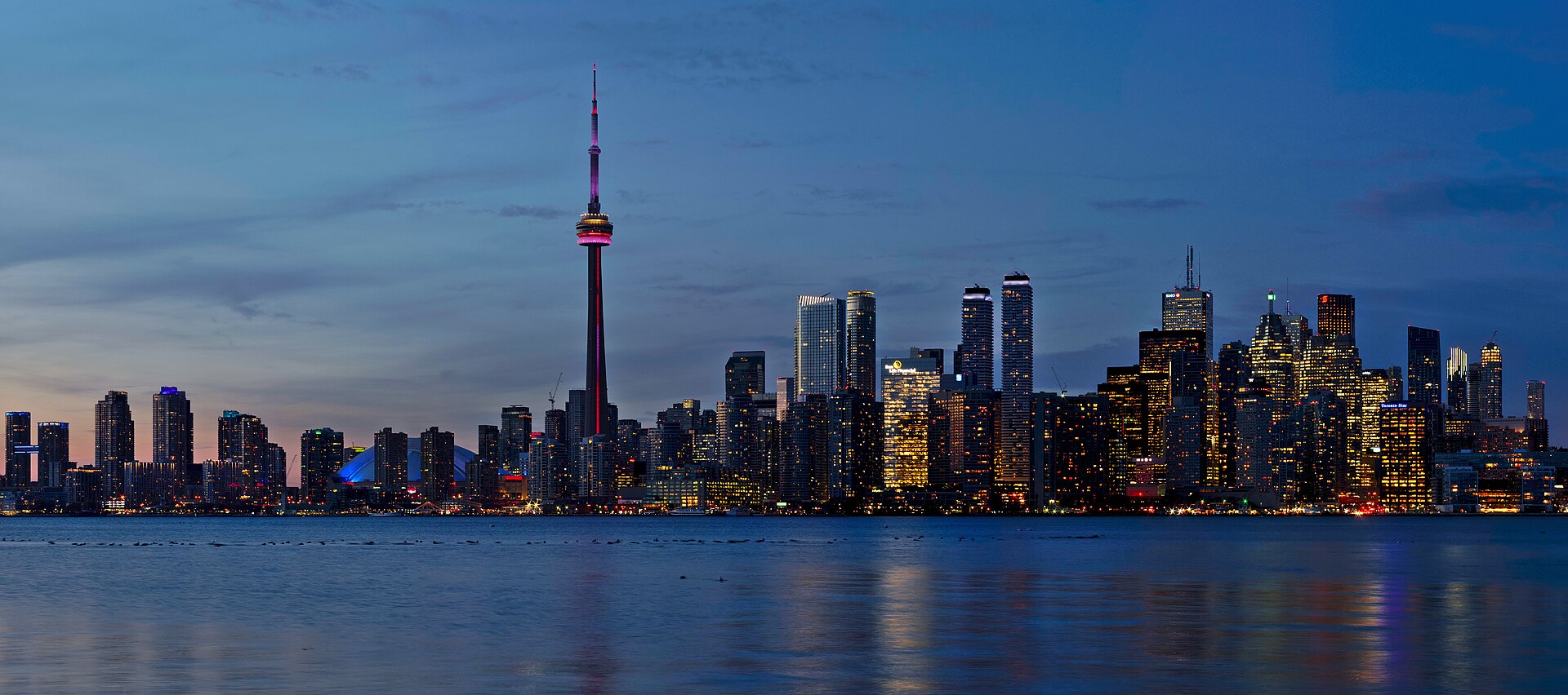 Toronto səyahət bələdçisi: CN qülləsi, adalar, bazarlar və Niaqara