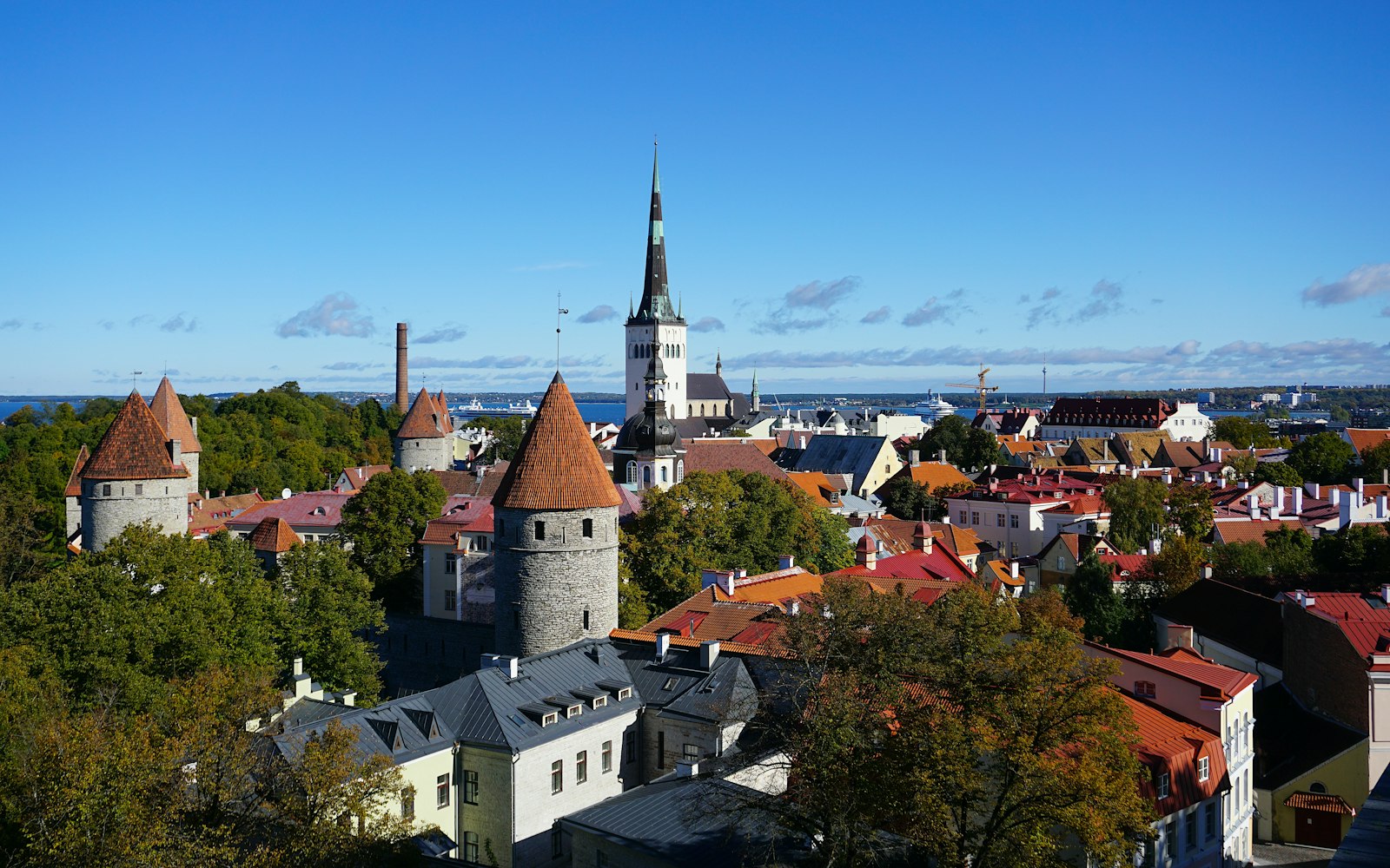 Tallinin orta əsr köhnə şəhəri və qüllələri — Estoniya vizası