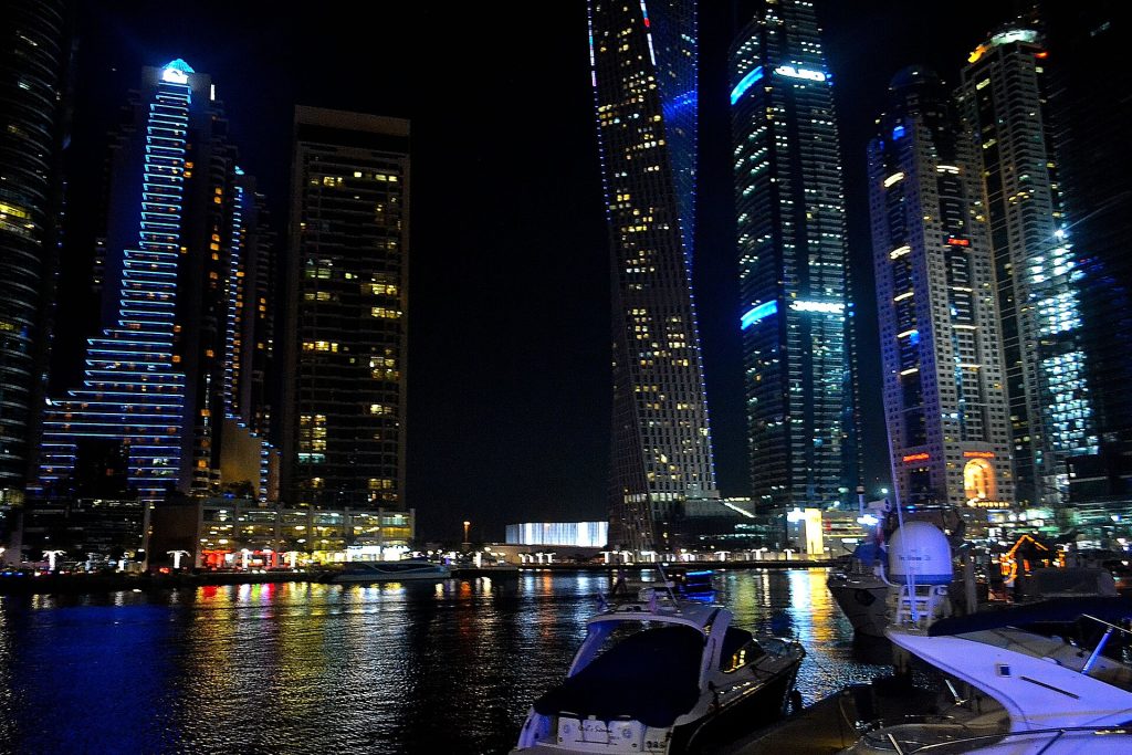 Dubai gezi rehberi: semtler, metro, çöl safarisi, alışveriş ve bütçeyi korumak