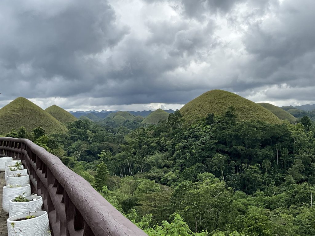 Filippin: Bohol, Şokolad təpələri