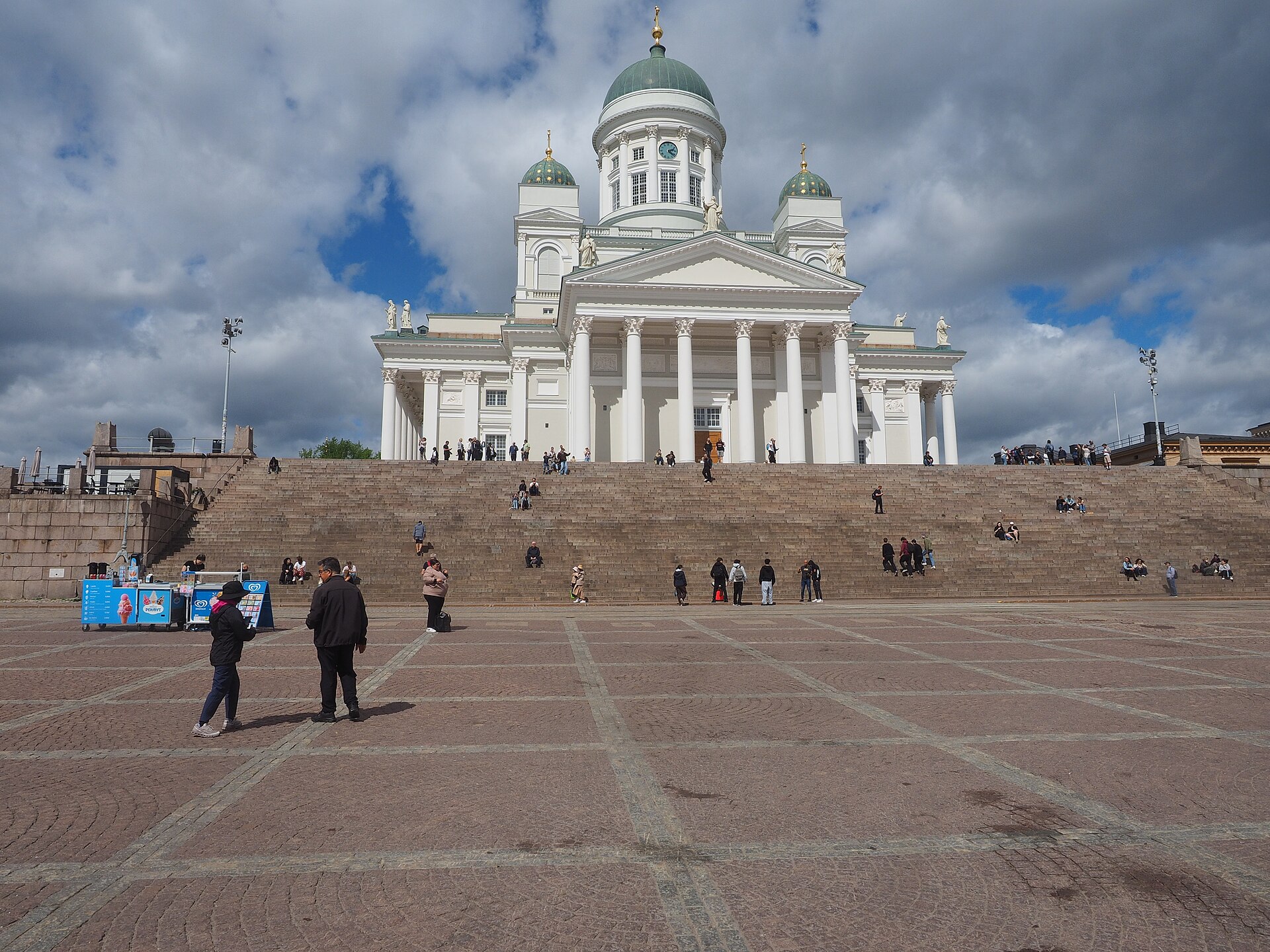 Finlandiya səyahət bələdçisi: Helsinki, Laplandiya və Şaxta baba kəndi, şimal işıqları və sauna