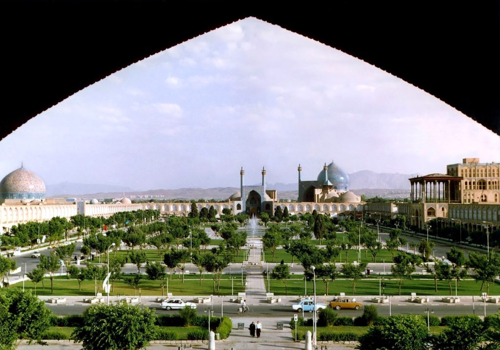 İran səyahət bələdçisi: İsfahan, Şiraz, Təbriz, Sərein isti bulaqları və nağd pul qaydası