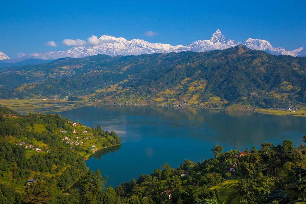 Nepal səyahət bələdçisi: Katmandu, Pokhara, Everest və Annapurna trekinqi, Çitvan və hava limanında viza