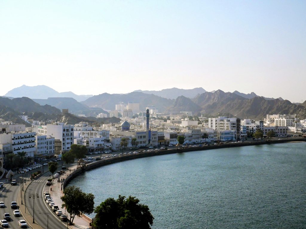 Oman səyahət bələdçisi: Maskat, Nizva, Cəbəl Şəms, Vahiba səhrası, vadilər və Salala mussonu