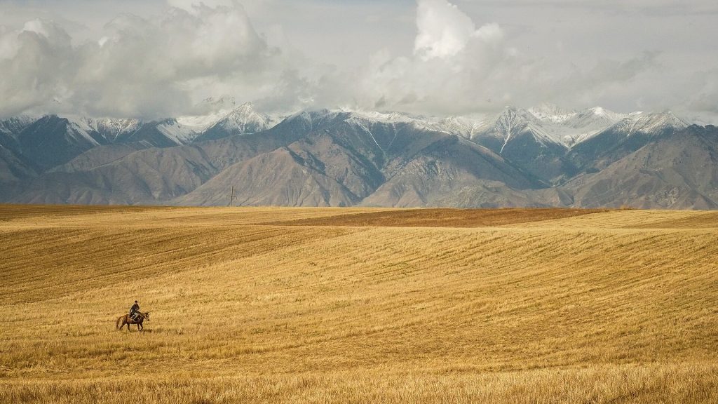 Qırğızıstan səyahət bələdçisi: İssık-Göl, Son-Köl yurtaları, Ala-Arça, Karakol və birbaşa uçuş