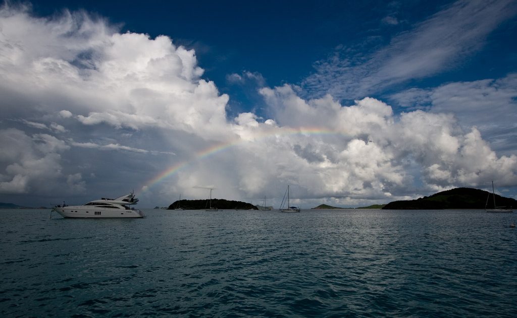 Sent-Vinsent və Qrenadinlər səyahət bələdçisi: Bekia, Tobaqo Keys, Sufrier vulkanı və yelkənli marşrut