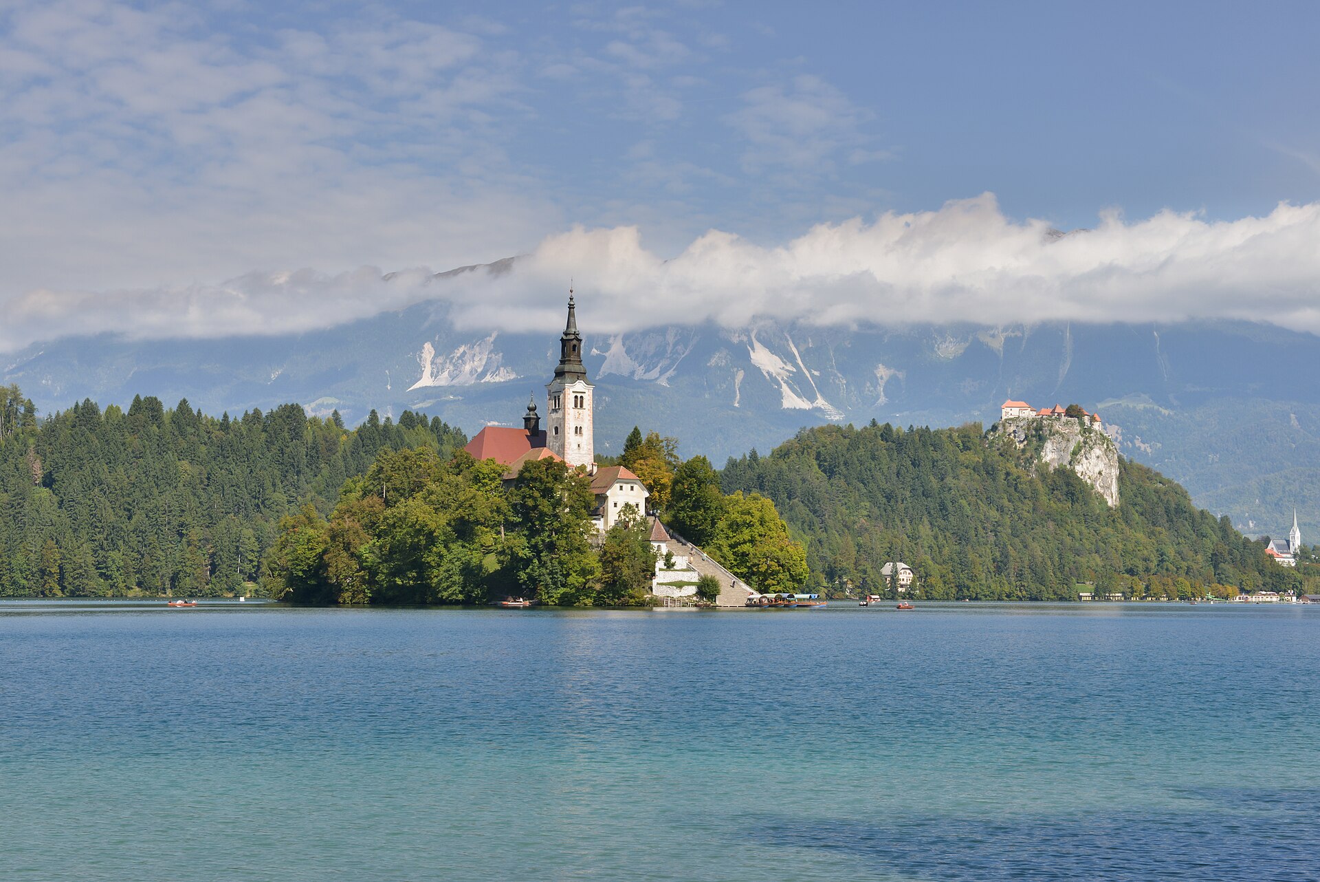 Sloveniya səyahət bələdçisi: Lyublyana, Bled gölü, Postoyna mağarası, Piran və Soça vadisi