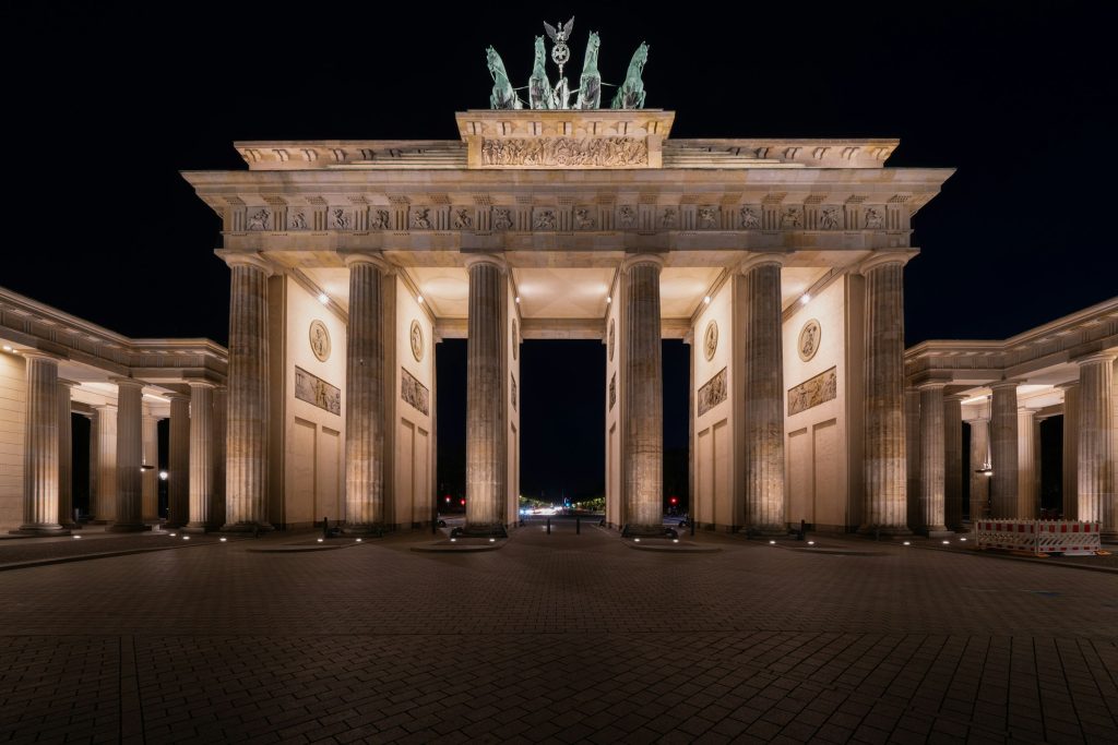 Berlində Brandenburq qapısı — Almaniya vizası