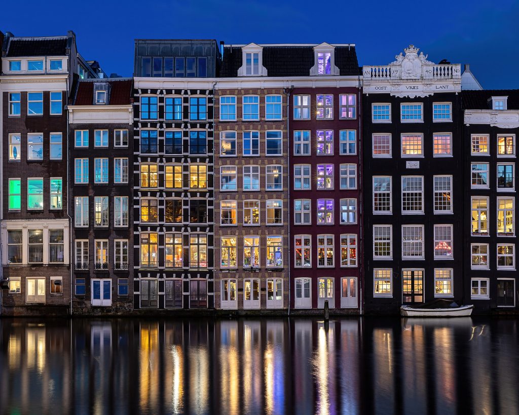 Niderlanda viza Capago üzərindən alınır: Amsterdam kanalları