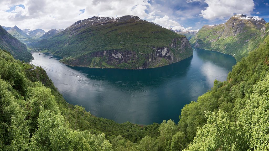 Norveç vizesi VFS Bakü’de veriliyor: Geiranger fiyordu