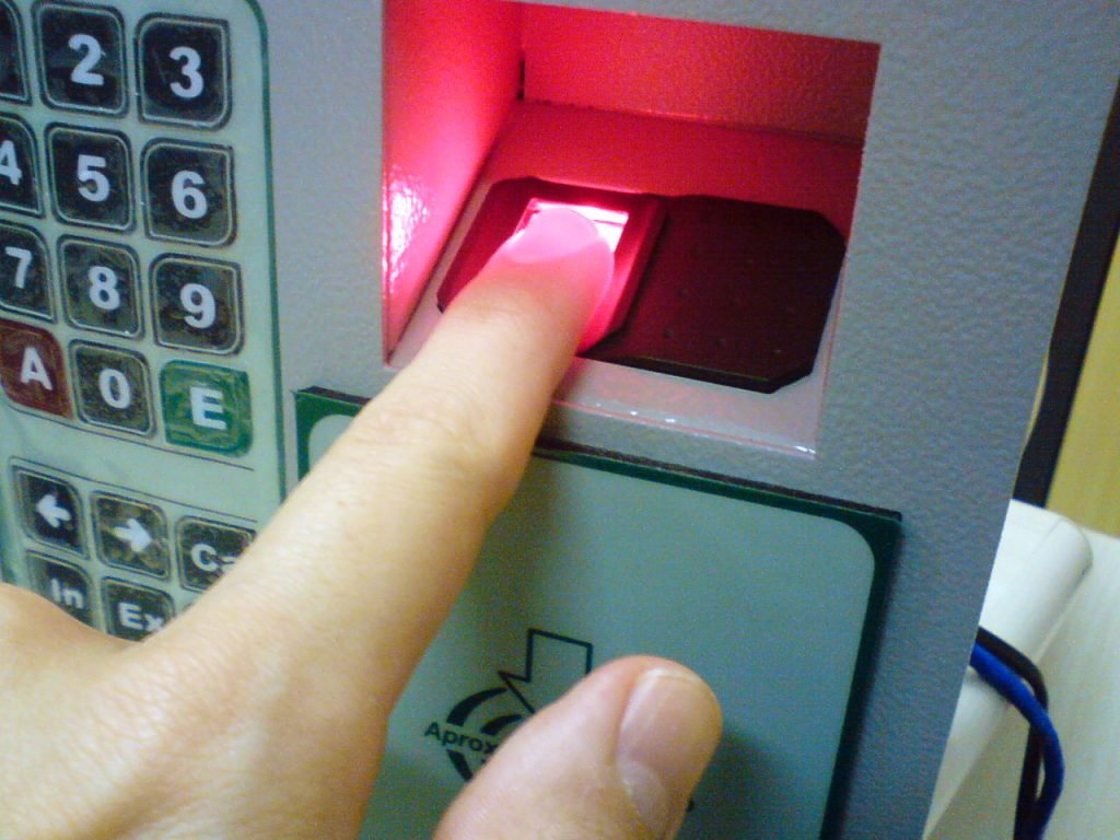 Viza mərkəzində biometrika prosedurası